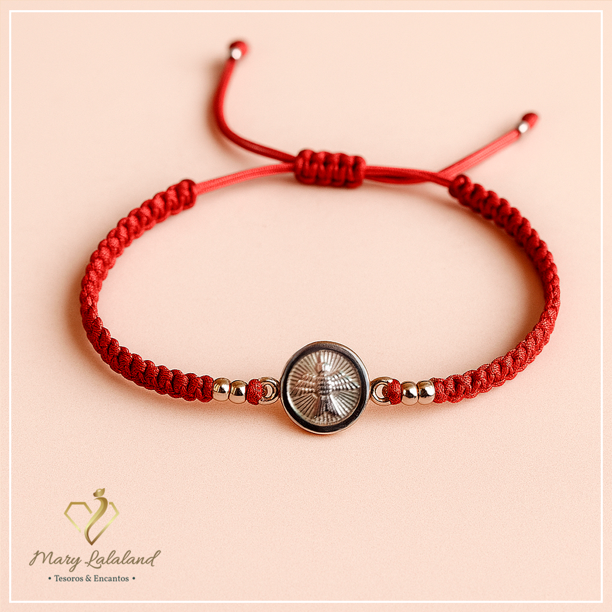 PULSERA DE HILO TEJIDO CON MEDALLA ESPIRITU SANTO Y ESFERAS DE PLATA REGULABLE